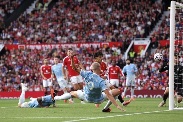 Dünya futbolunu sallayan karar: İngiltere Hakem Kurulu Manchester derbisinde hatasını kabul etti