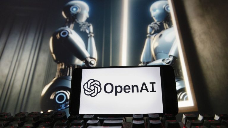 Microsoft, OpenAI yönetim kurulundaki gözlemci pozisyonundan feragat ediyor