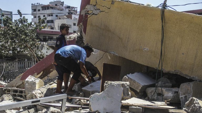 Katil İsrail’in bugün 3 şehirde gerçekleştirdiği katliamlarda 25 Filistinli hayatını kaybetti