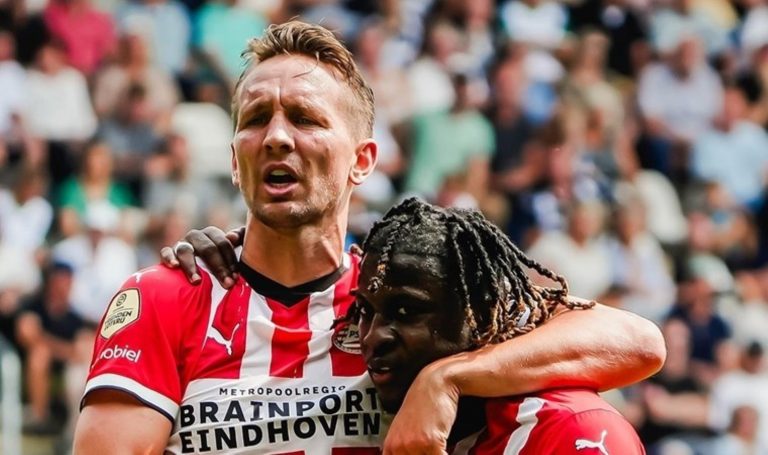 PSV sezona iki galibiyetle devam ediyor