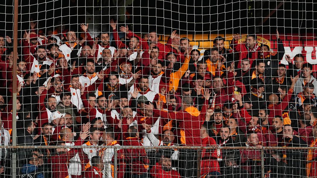 galatasaray-fan-az-alkmaardan-yasak-tovr