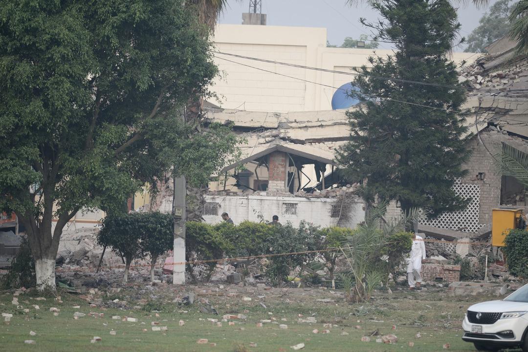 AA-20250507-37868309-37868297-pakistanli_askerler_murkke_kentende_gvenlik_onleri_aldi_aldi