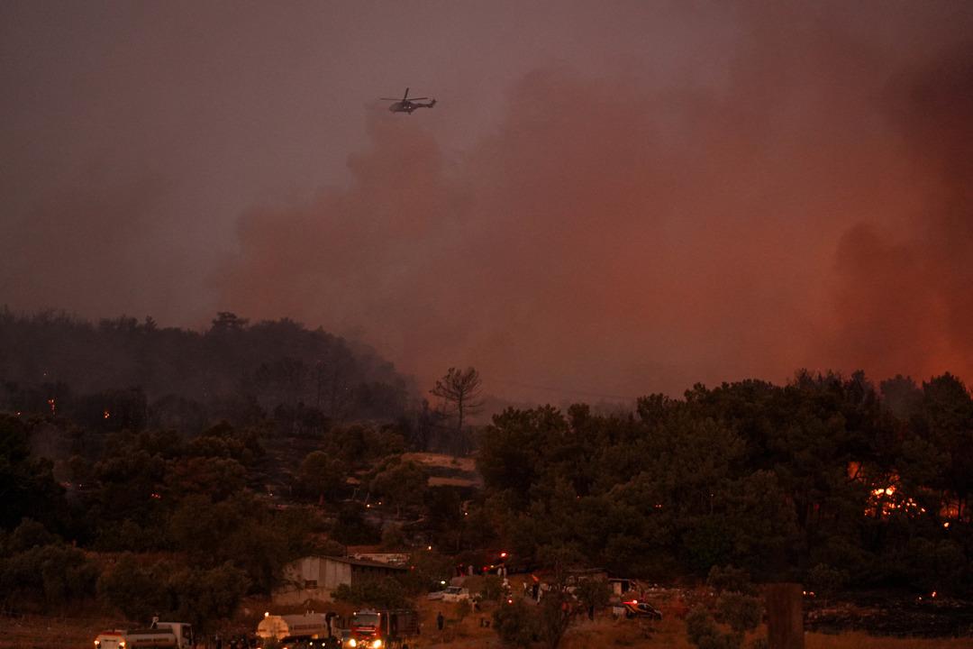 Minibüs ateşindeki Izmir Buca ormana atladı! Hava ve arazi müdahale 3