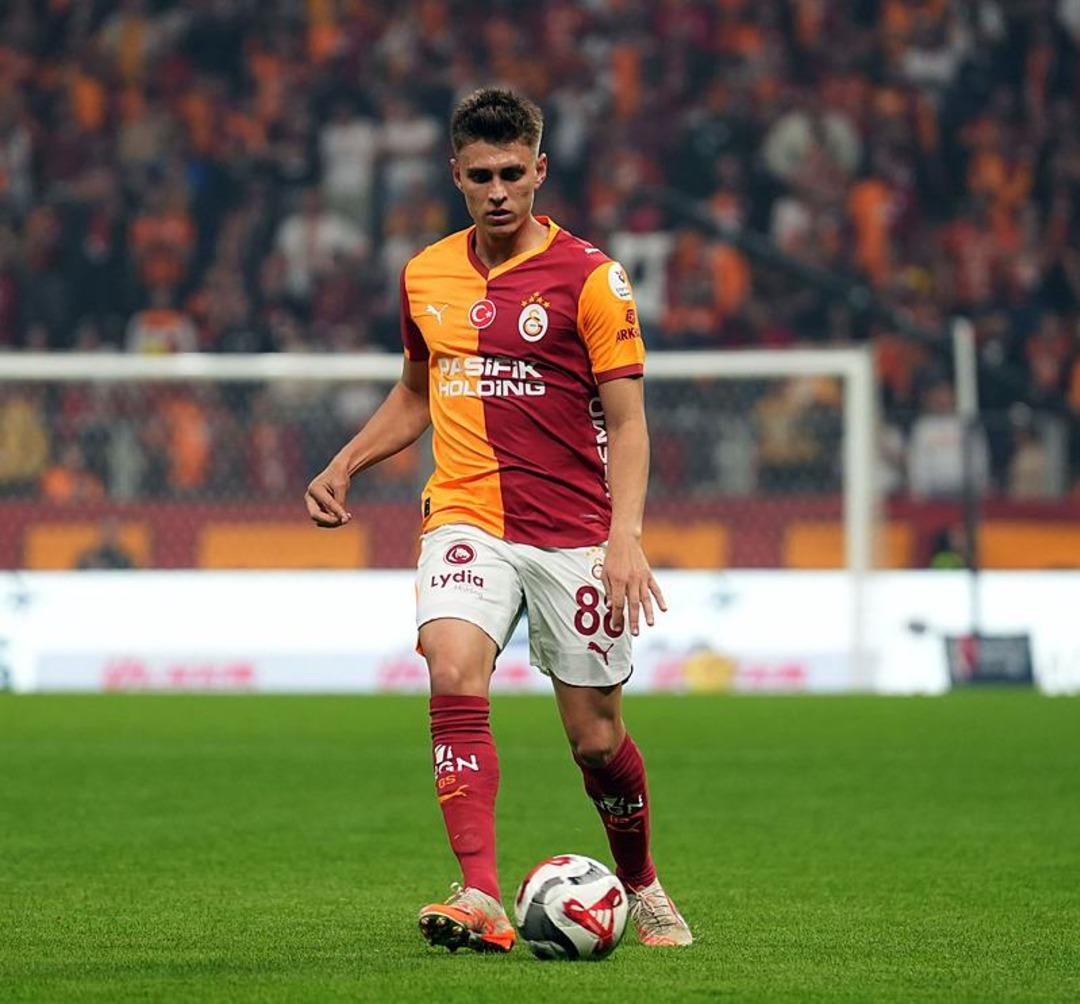 F.Bahçe derbisi öncesi G.Saray'ın takım krizi! Okan Buruk kara kara düşünüyor 2