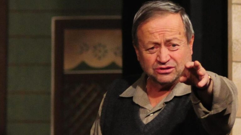 Türk tiyatrosunun usta ismi Münir Canar yaşamını yitirdi